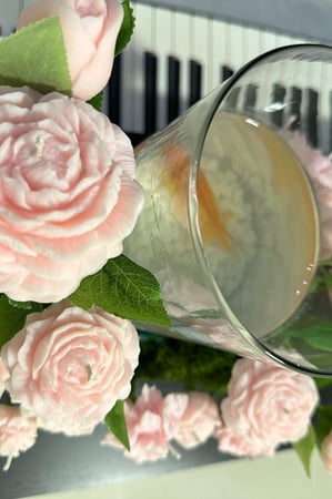 ورد بالشمع المعطر مع سمكه