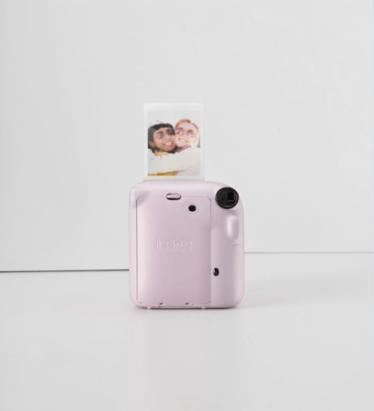 كاميرا Fujifilm Instax Mini 12 باللون البنفسجي