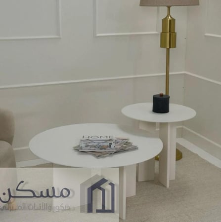 طقم طاولات خشب يتكون من طاولة وسطية وطاولة جانبية