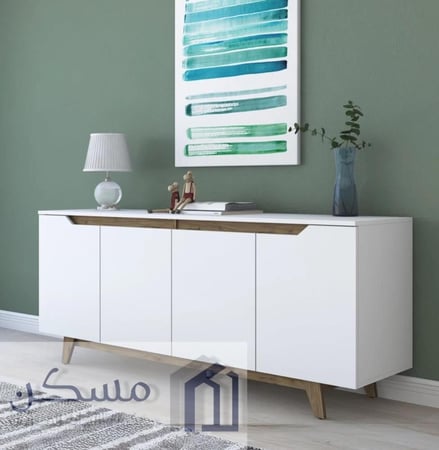 خزانة جانبية بيضاء بأربعة أبواب وأرجل خشبية