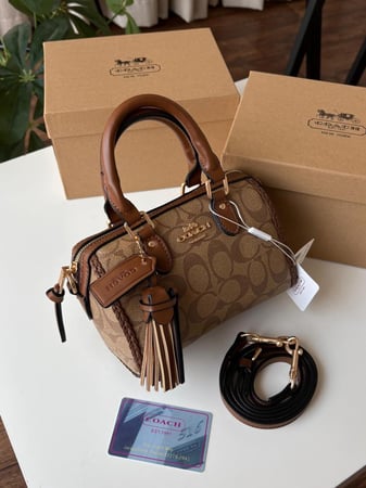 تشكيلة شنط كوتش النسائية الفاخرة – اختاري ستايلك