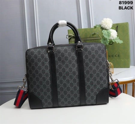 حقيبة لابتوب من ماركة قوتشي