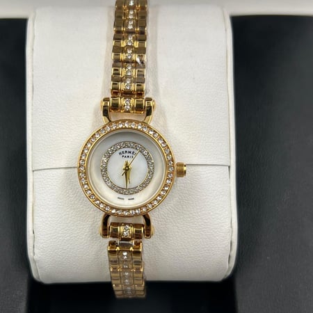 ساعة يد نسائية  من ماركة هيرمز (Hermiś)