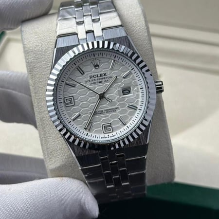 ساعة يد (ميكانيكيه) من ماركة رولكس (Rolex)