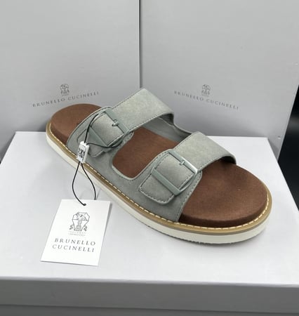 سليبر ايطالي فاخر من ماركة برونيلو كوتشينيلي((Brunello Cucinelli)