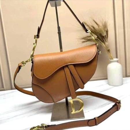 تشكيلة مختارة من حقائب اليد النسائية حجم (ميني)من ماركة ديور(Dior  ) طراز(Saddle Bag)