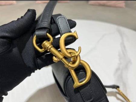 تشكيلة مختارة من حقائب اليد النسائية حجم (ميني)من ماركة ديور(Dior  ) طراز(Saddle Bag)