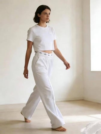 طقم نسائي من ماركة الو alo