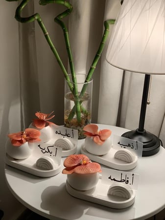 طقم هديه بالاكريلك بالاسم مع ورد او مبخره