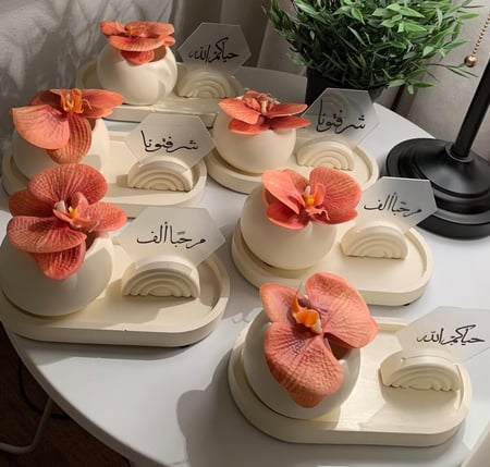 أطقم ضيافة  بيج مع اكريلك