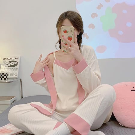 بيجاما الفراولة الأنيقة من الألياف مكونة من 3 قطع