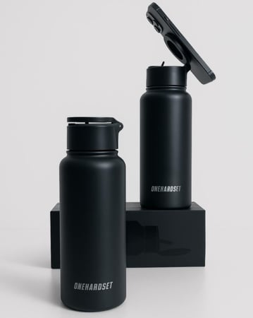 غطى مصاص بحامل مغناطيسي لقارورة الموية