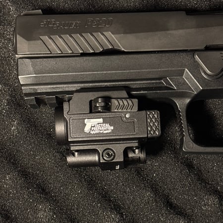 كشاف وليزر اخظر للمسدس