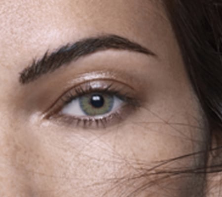 عدسات ملونة  -  من انستازيا