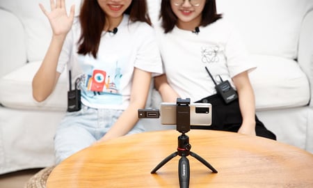 Saramonic SR-WM2100 U2 wireless lavalier microphone system