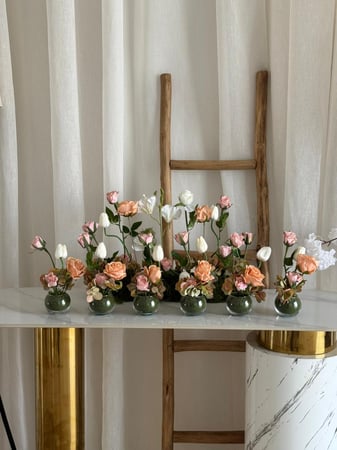 عرض ( تنسيق كبير  + 6 فازات لطاولات الخدمة )