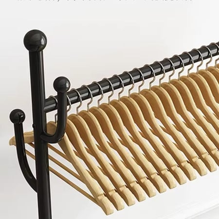 تعليقات الملابس