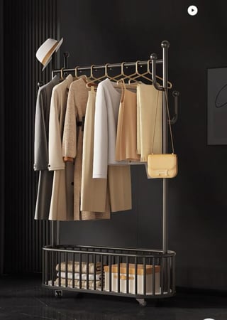 علاقة ملابس