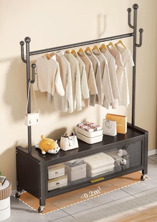 علاقة ملابس غرف النوم