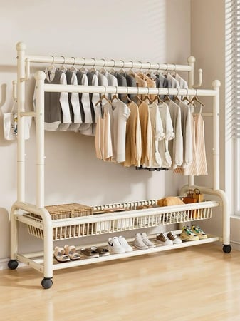 علاقة ملابس