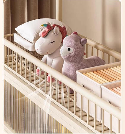 علاقة ملابس مع تخزين