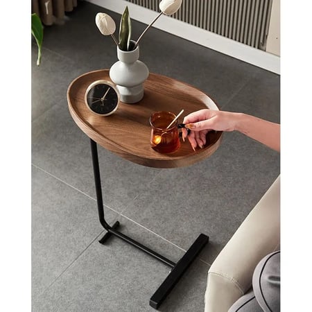 طاولة جانبية