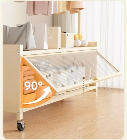 علاقة ملابس بتصميم عصري