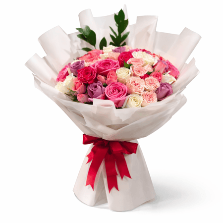 باقة ورد جوري وردي وأبيض بتغليف أبيض أنيق
