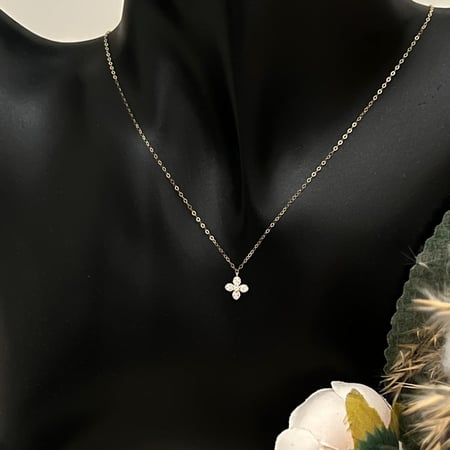 عقد ذهب الزهرة عيار 18