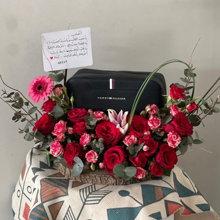 بكج شنطة تومي هيلفيغر