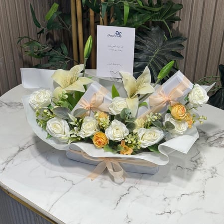 تنسيق هدية ورد صناعي