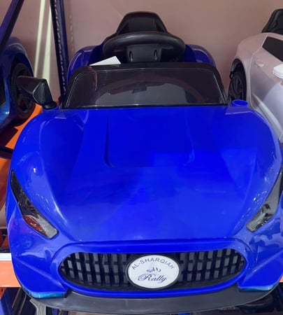 سياره أطفال تصميم رياضي