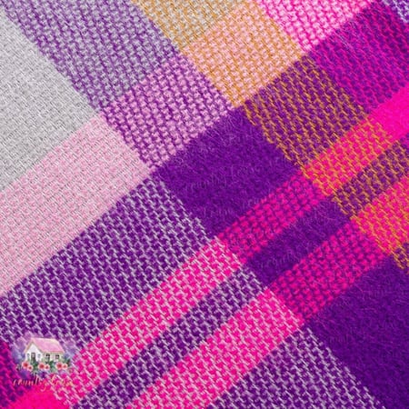 شال مميز بألوان زاهية