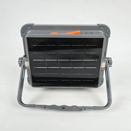 كشاف العمل الاحترافي (Solarna LED G423) – إضاءة شمسية قوية وتصميم عملي لكل التضاريس!