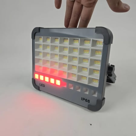 كشاف العمل الاحترافي (Solarna LED G423) – إضاءة شمسية قوية وتصميم عملي لكل التضاريس!