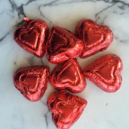 قصدير تغليف الشوكولاته احمر