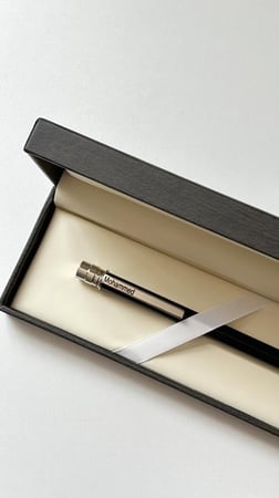 قلم رجالي اسود