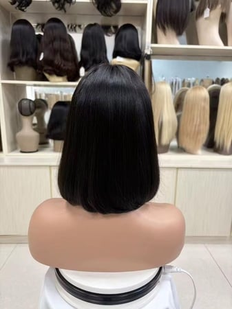 باروكة شعر طبيعي بقصة بوب ناعمة