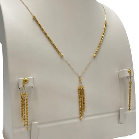 طقم ذهب عيار 21  الوزن 7.9g