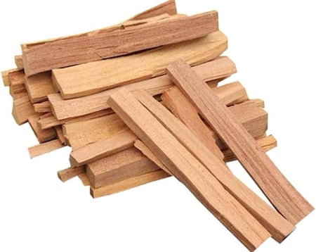 اعواد خشب الصندل