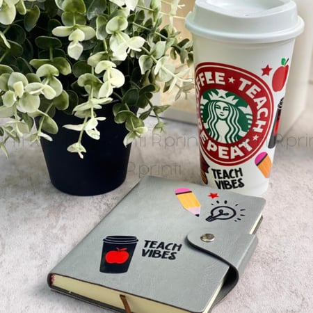 يوم المعلم-كوب ونوت ملاحظات