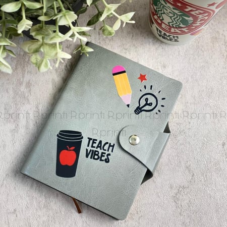 يوم المعلم-كوب ونوت ملاحظات