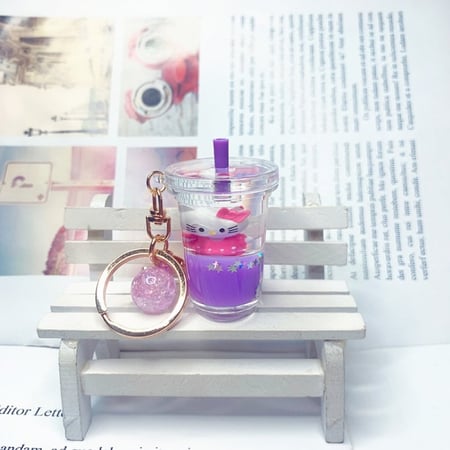 سلسلة مفاتيح شكل المشروبات الغازية  و الهيلو كيتي مع حلقة مفاتيح متحركة من الأكريليك هدية رائعة للبنات.