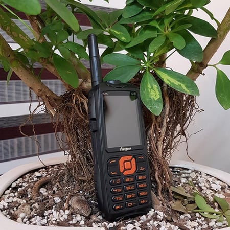 جوال البر والرحلات إس 15 S15 ثلاث شرائح اتصال وبطارية 4400mAh تعمل كباور بانك