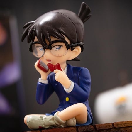 مجسم شخصيات الانمي شخصية كونان المحببة لعشاق تزيين التابلو بتصميم  جميل و لطيف , للسيارة و الكمبيوتر  و المكتب