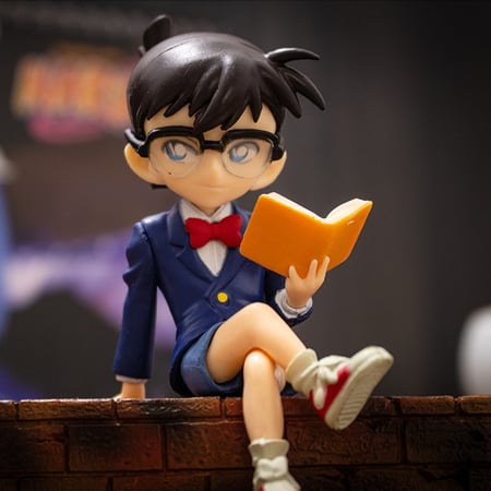 مجسم شخصيات الانمي شخصية كونان المحببة لعشاق تزيين التابلو بتصميم  جميل و لطيف , للسيارة و الكمبيوتر  و المكتب