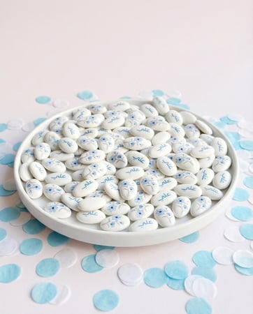 50 حبة ملبس الشوكولاتة البلجيكية مع طباعة الثيم والاسم