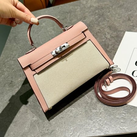 كيلي كانفاس | لحمي