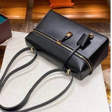 لورو باق | أسود