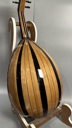 خالد عزوز - عود متوسط